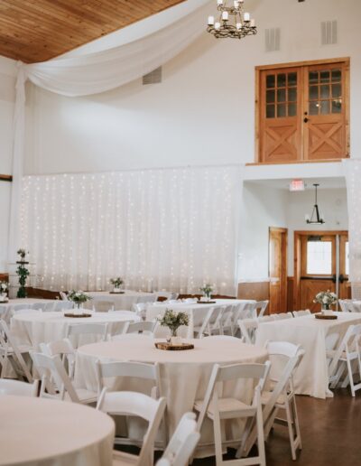 Couples can choose round or rectangular tables or both.